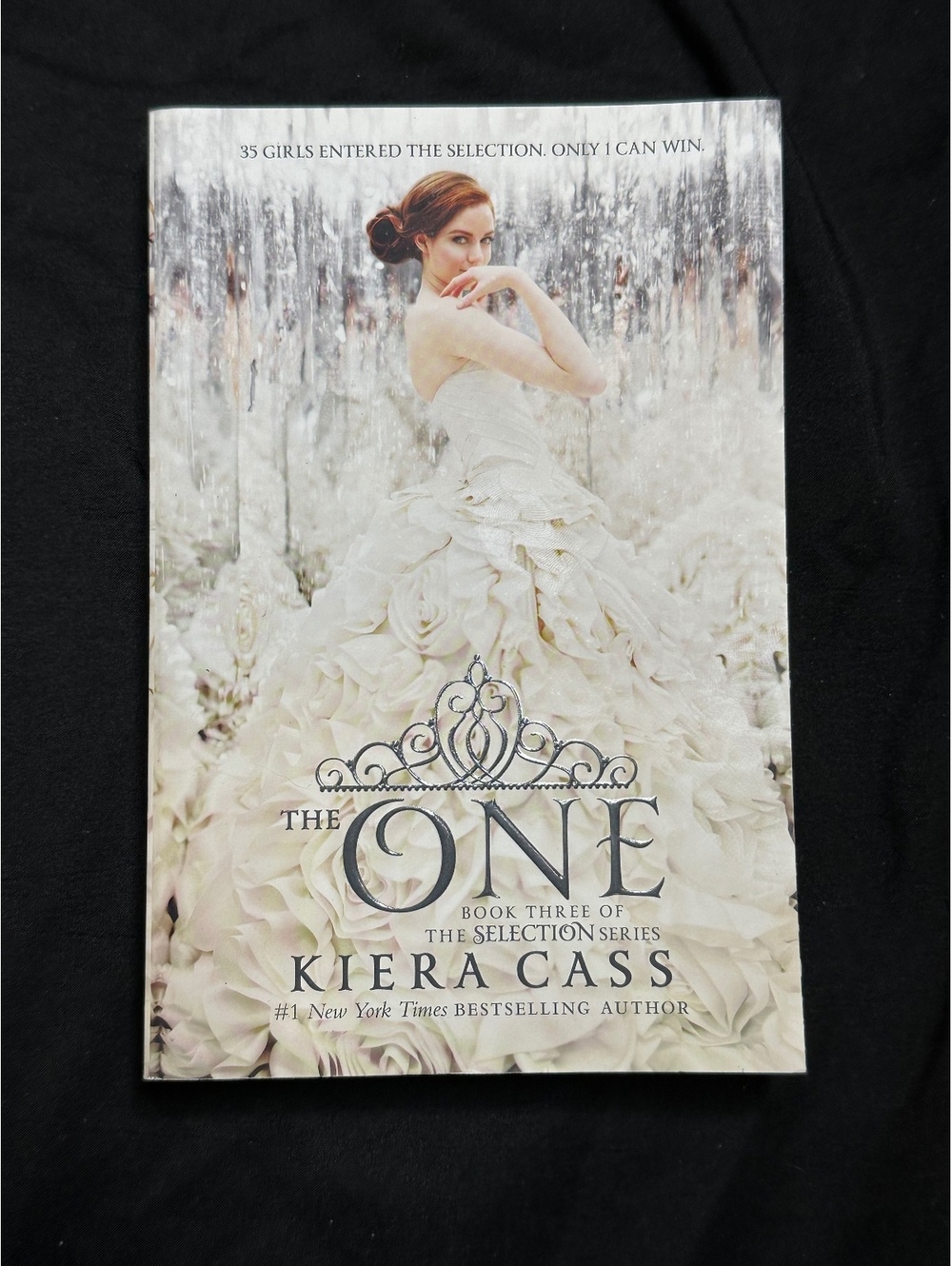The One (The Selection Series, Book Three) by Kiera Cass - Hardcover